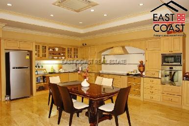Majestic Residence 10