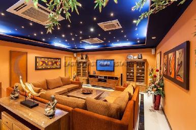 Majestic Residence  25