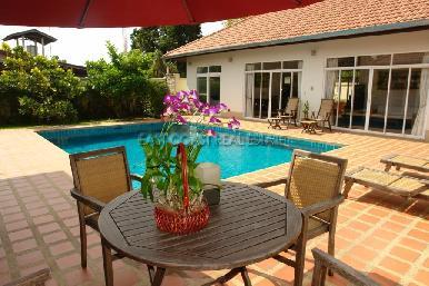 Private pool villa 12