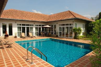 Private pool villa 1