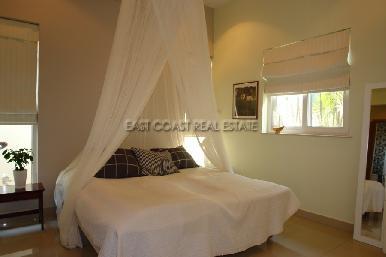 Private pool villa 14