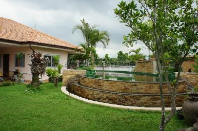 Pattaya Tropical Village 2