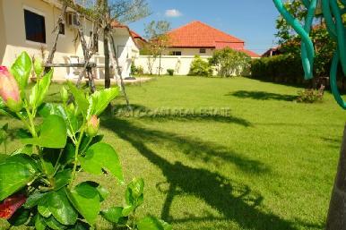 Pobchoke Garden Villa 3