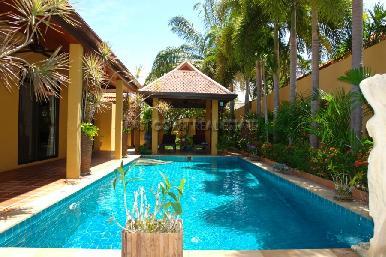Pool Villa in Soi Wat Boon 16