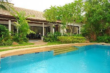 Pratumnak Pool Villa 1