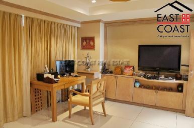 Royal Cliff 19