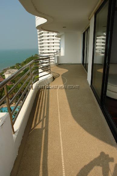 Royal Cliff 4