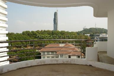 Royal Cliff 9