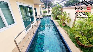 Stunning pool house 17